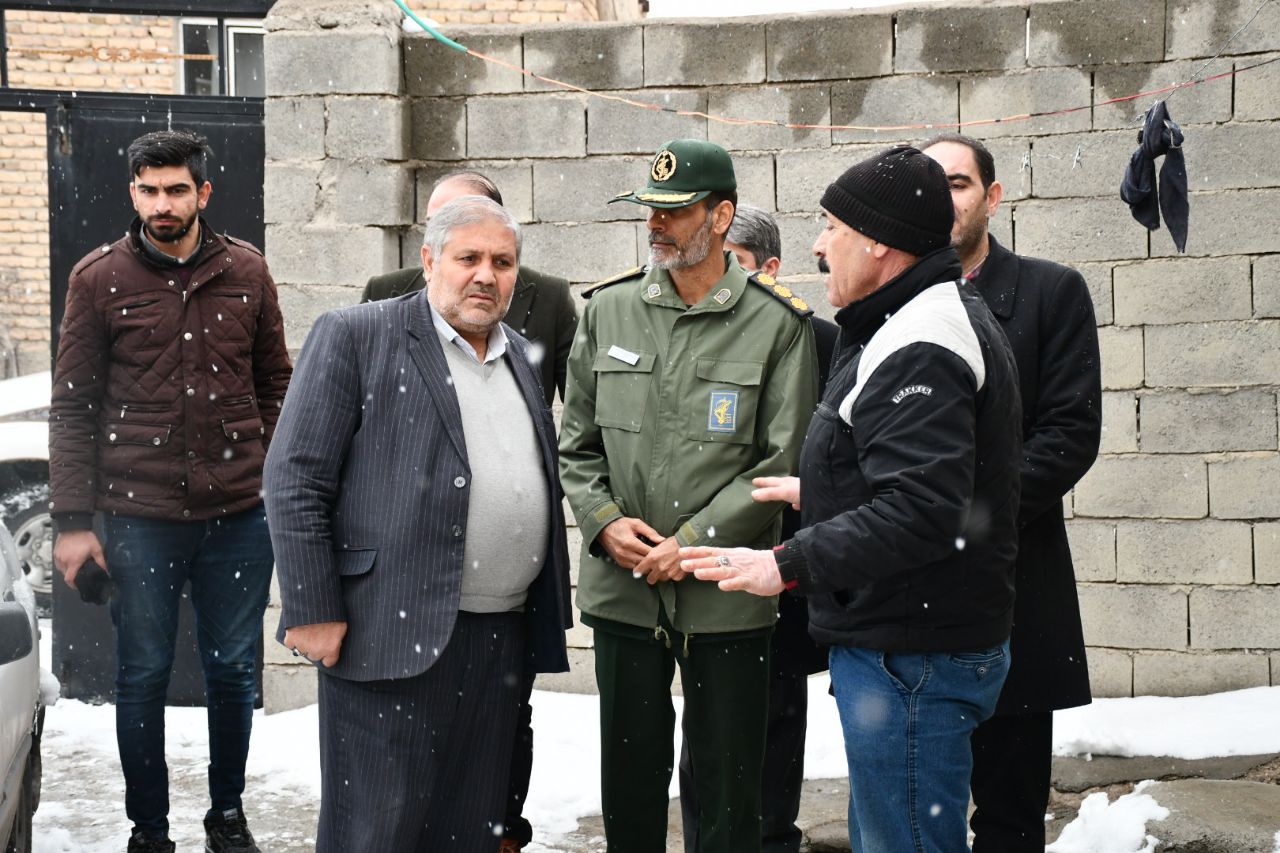 بازدید نادر کاظمی فرماندار شهرستان ماکو به همراه فرمانده سپاه پاسداران انقلاب اسلامی شهرستان ماکو از روستای بارون از توابع بخش مرکزی شهرستان ماکو جهت بررسی مسائل و مشکلات روستائیان