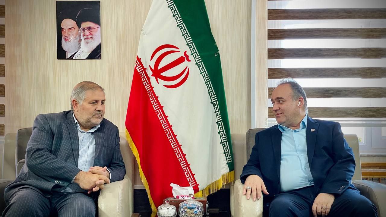 دیدار شهرام میرزایی سرپرست جمعیت هلال احمر استان آذربایجان غربی با نادر کاظمی فرماندار شهرستان ماکو