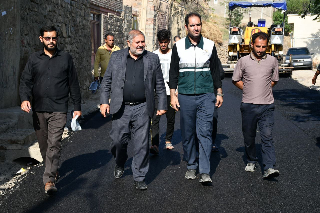 با پیگیری های نادر کاظمی فرماندار شهرستان ماکو معابر روستای هاسون بزرگ از توابع بخش مرکزی به متراژ 2300 متر مربع با اعتبار 2 میلیارد تومان توسط بنیاد مسکن انقلاب اسلامی آسفالت ریزی گردید