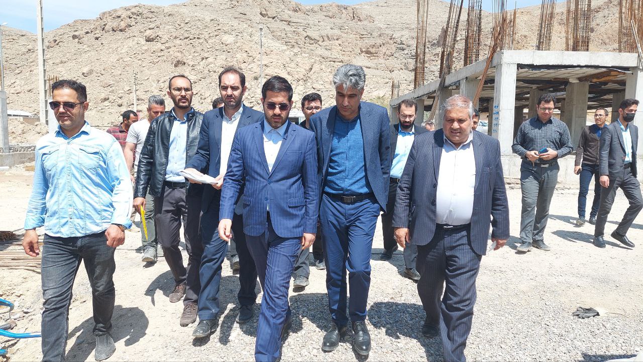 بازدید فرماندار شهرستان ماکو به همراه دادستان دادسرای عمومی و انقلاب شهرستان از طرح اقدام ملی مسکن در سایت بشگوز جنب ایران خودرو