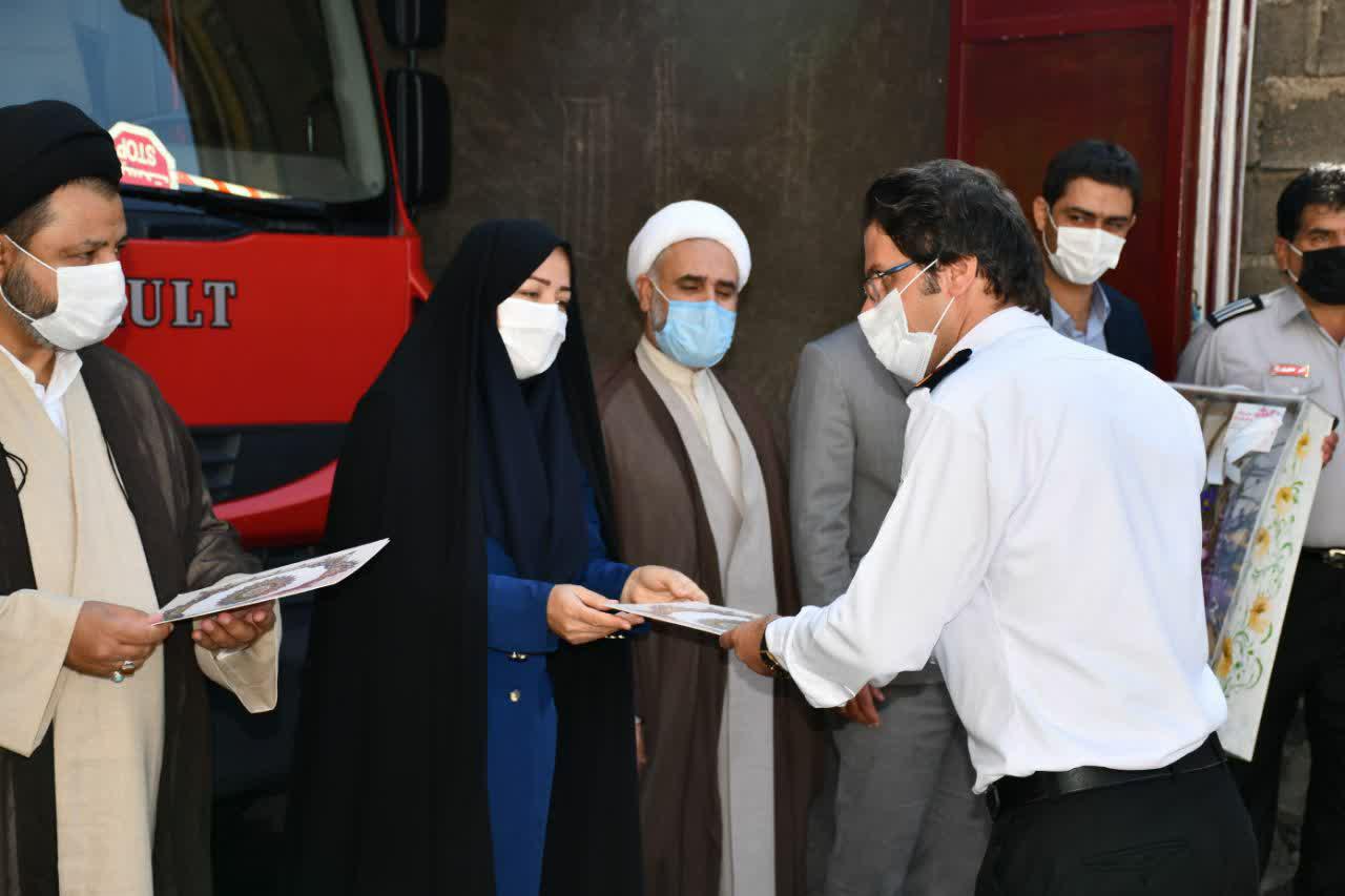 دیدار امام جمعه شهرستان ماکو بهمراه معاون برنامه ریزی و امور عمرانی فرمانداری و تعدادی از مسئولین ادارات با آتشنشانان شهرداری ماکو.