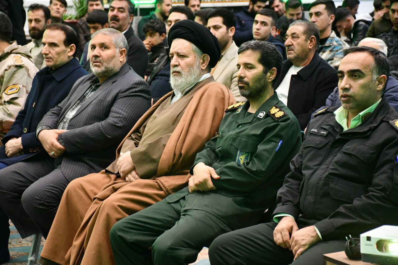 مراسم یادواره شهدای مدافع حرم و شهید گمنام با حضور نادر کاظمی فرماندار شهرستان ماکو ، مسئولین و اقشار مختلف مردم در شهر مرزی بازرگان برگزار گردید