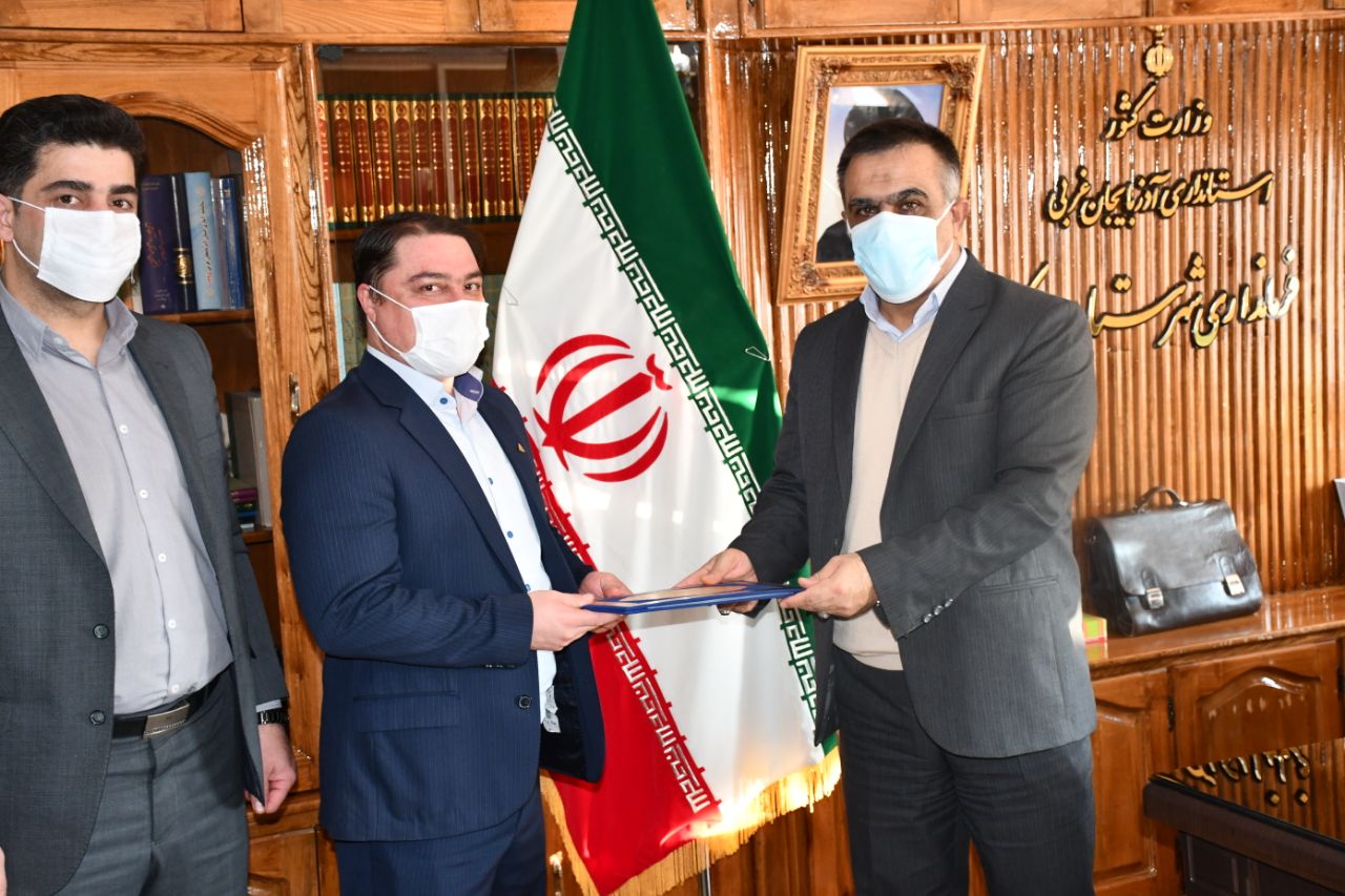 مدیریت باید همراه با اخلاق مداری ، پیگیری و قانونمندی باشد ، تا در پایان ماموریت خود بتوانیم کارنامه قابل قبولی را از دوران مسئولیت خود ارائه دهیم .
