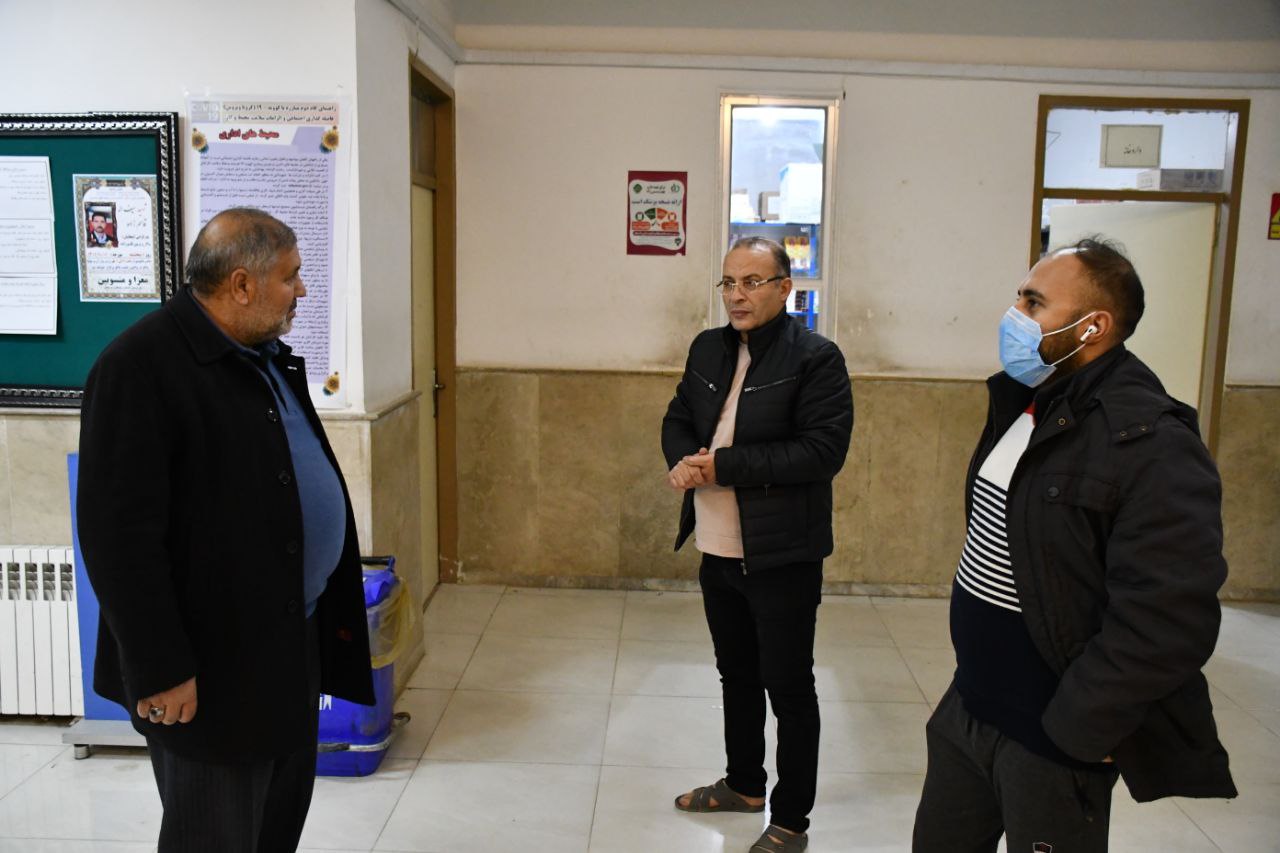بازدید شبانه نادر کاظمی فرماندار شهرستان ماکو از درمانگاه شبانه روزی شهر بازرگان