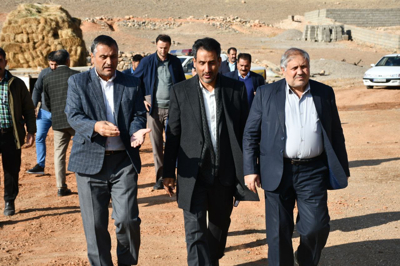 ملاقات مردمی و چهره به چهره نادر کاظمی فرماندار شهرستان ماکو با مردم روستای میرزادولماز از توابع بخش مرکزی ماکو