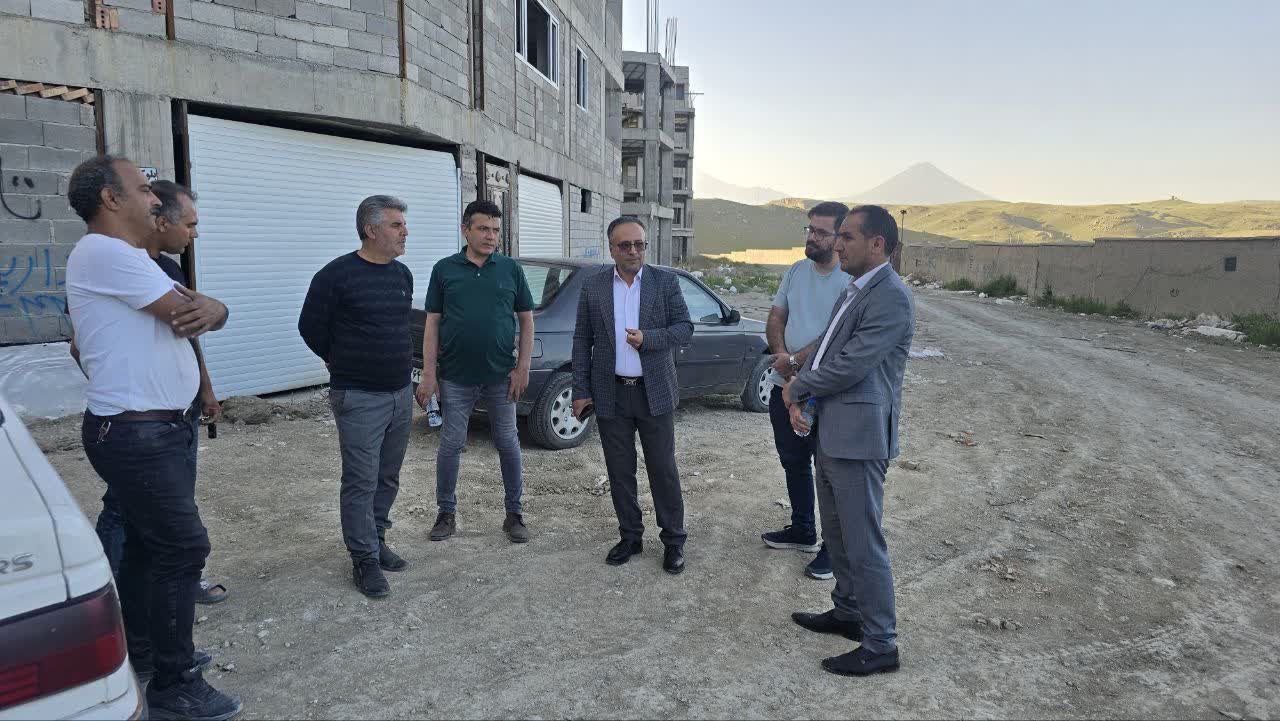 بازدید میدانی سرپرست فرمانداری ماکو از پروژه مسکن ملی محله امام‌داشی بازرگان