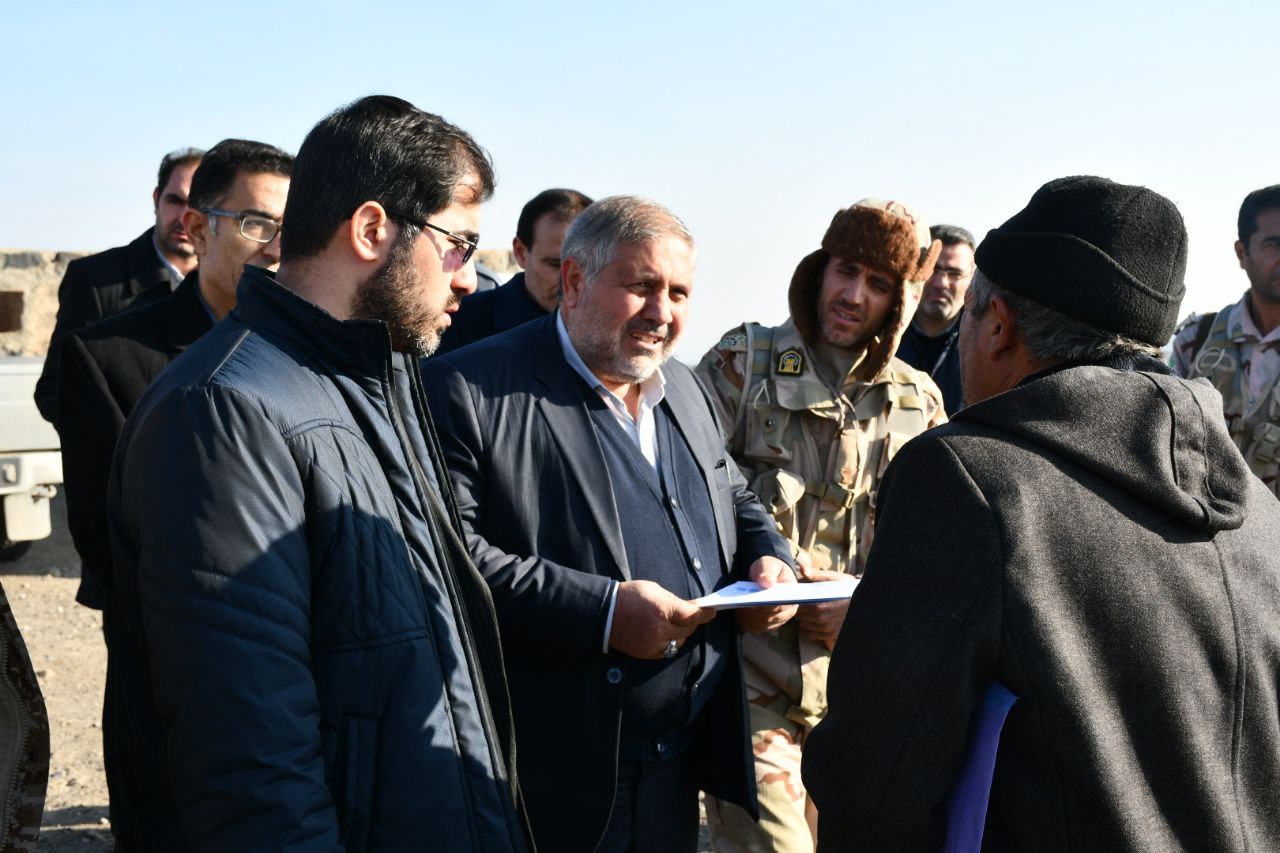 بازدید نادر کاظمی فرماندار شهرستان ماکو به همراه دادستان دادسرای عمومی و انقلاب ، فرماندهان نظامی ، بخشدار بازرگان و روسای ادارات خدمات‌رسان از روستای مرزی بری جهت بررسی مسائل و مشکلات روستا