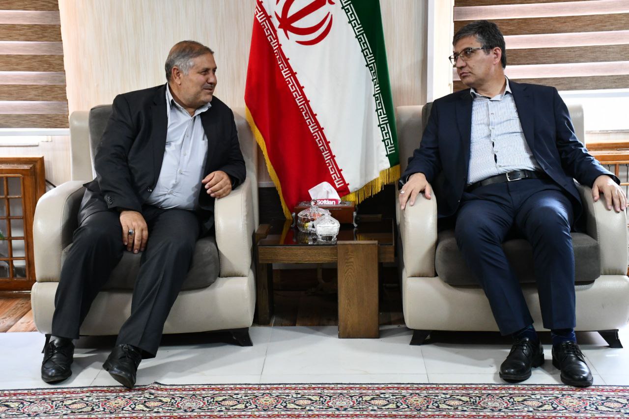 دیدار عبدالحمید سرتیپی مدیرکل صنعت ، معدن و تجارت استان آذربایجان غربی با نادر کاظمی فرماندار شهرستان ماکو