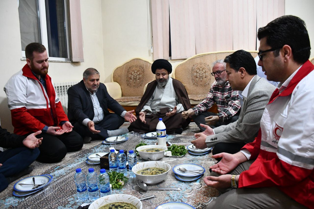 دیدار رمضانی و افطار فرماندار شهرستان ماکو در کنار امدادگران شهرستان ماکو