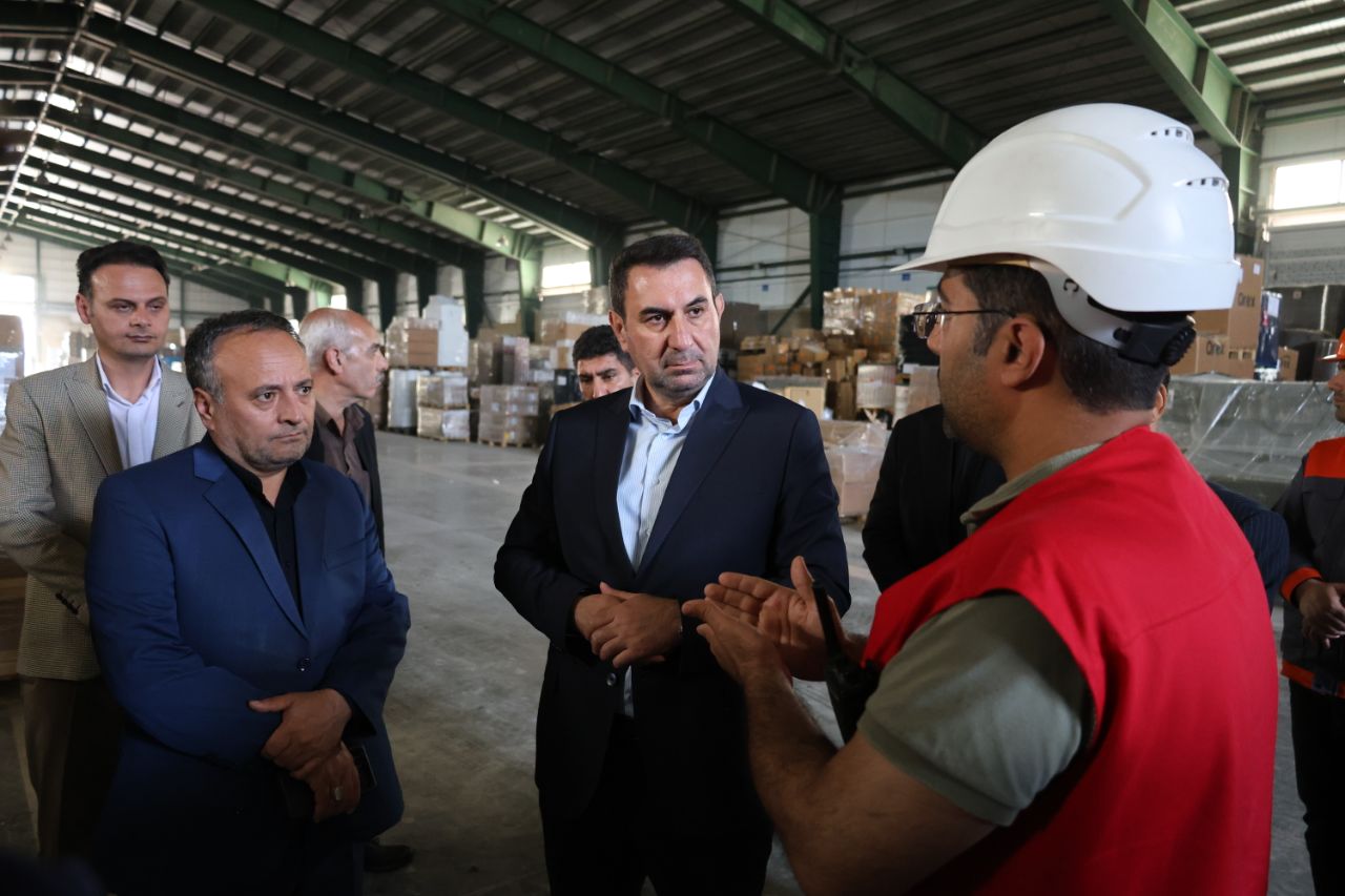 بازدید میدانی فرماندار ماکو از انبارهای عمومی و خدمات گمرکی بازرگان