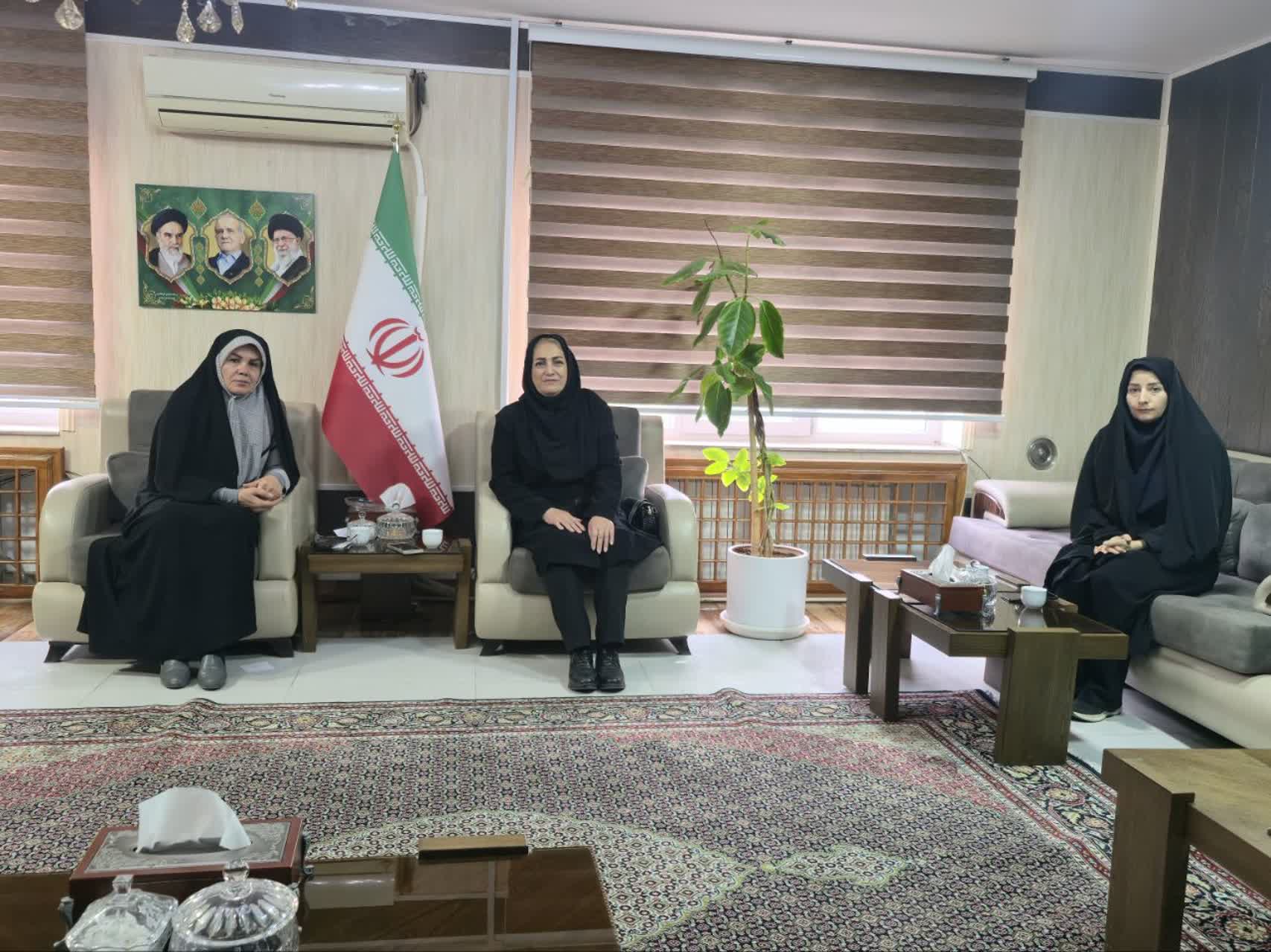 تدوین برنامههای هفته زن با محوریت توانمندسازی و افزایش مشارکت اجتماعی بانوان در ماکو