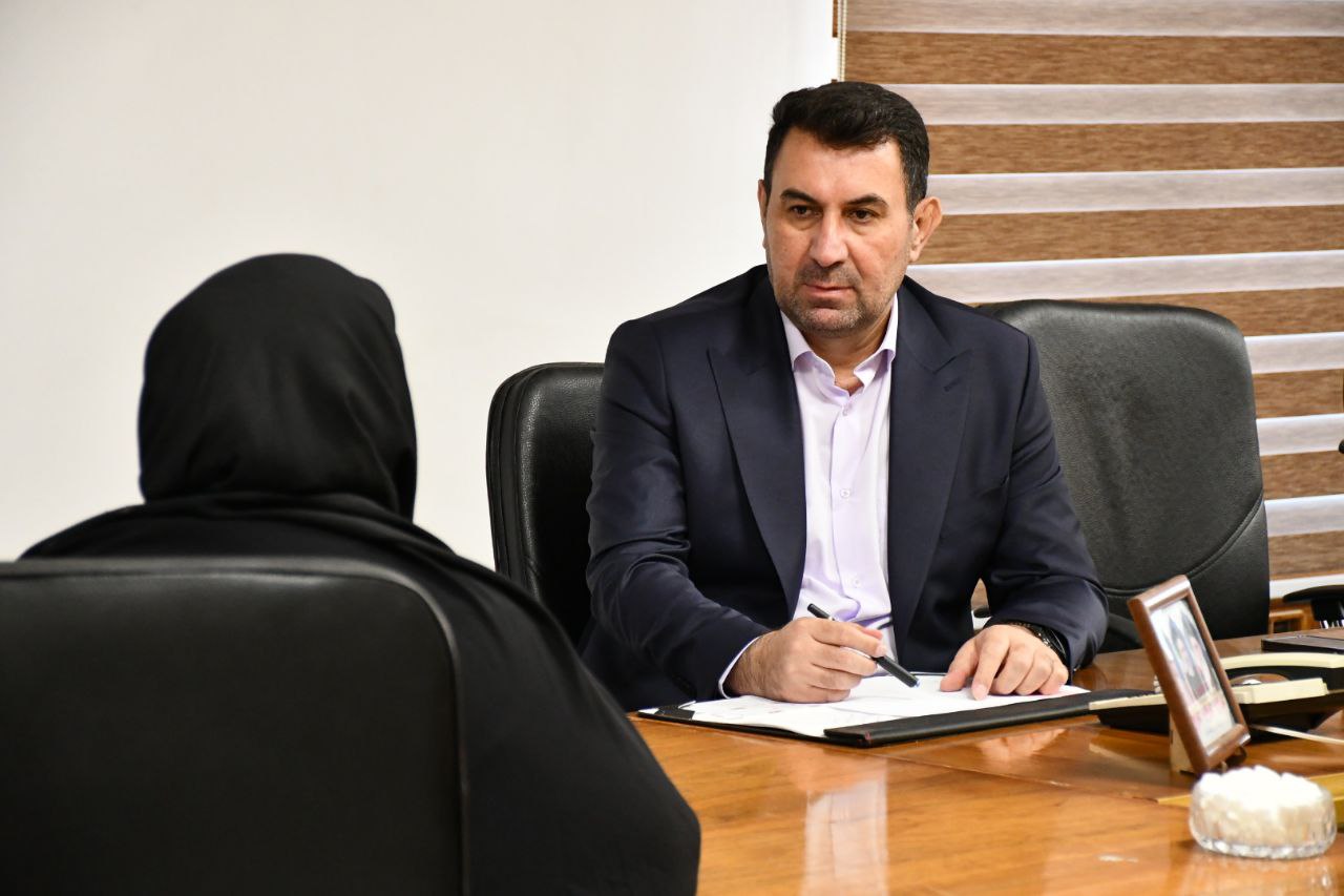 دیدار چهره به چهره رامین موحدی ، فرماندار شهرستان ماکو با تعدادی از اقشار مختلف مردم