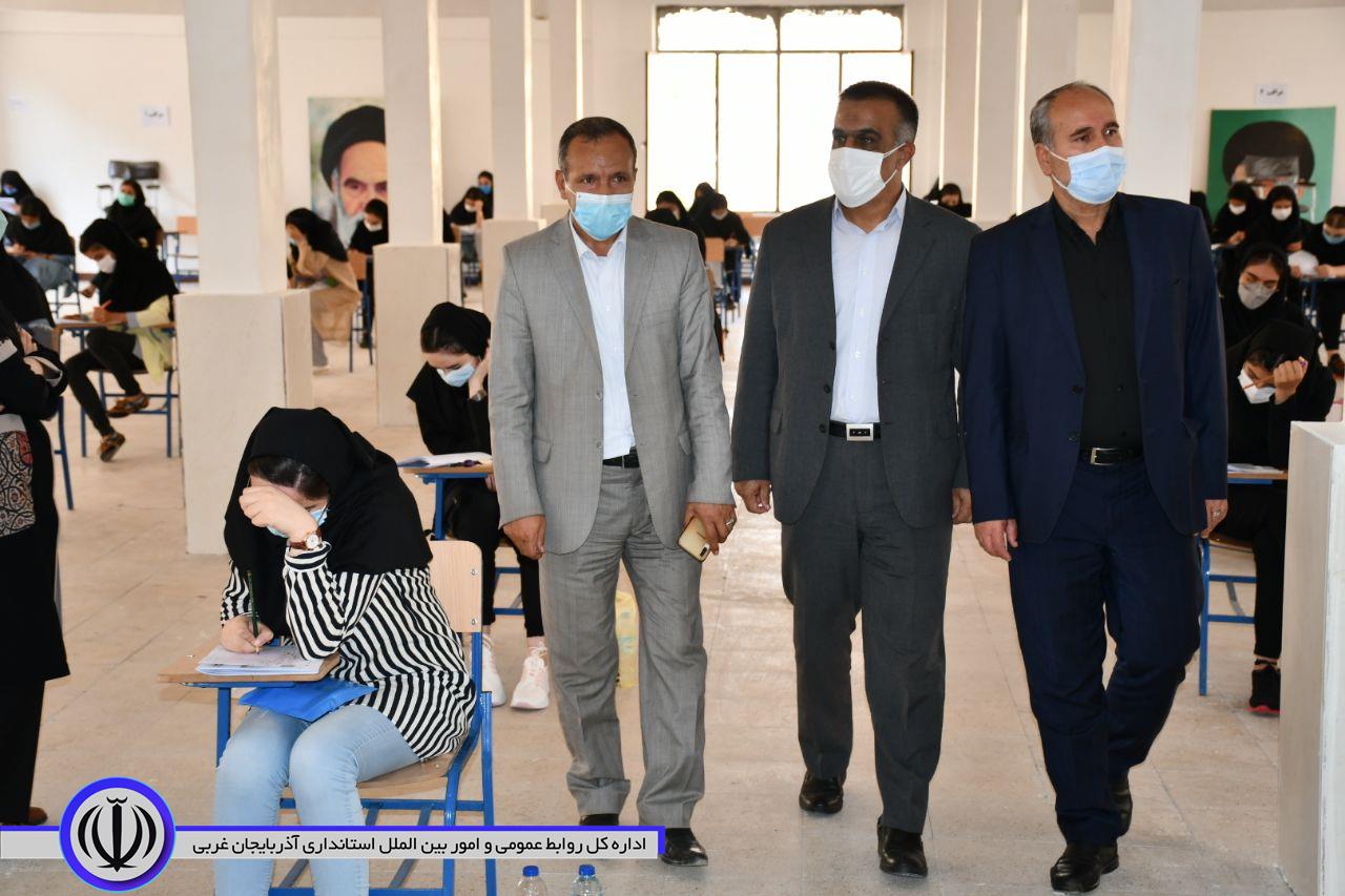 فرماندار شهرستان ماکو صبح امروز چهارشنبه ۹ تیر ماه ۱۴۰۰ ، از حوزه های امتحانی کنکور سراسری در این شهرستان بازدید و از نزدیک در جریان روند برگزاری قرار گرفت.