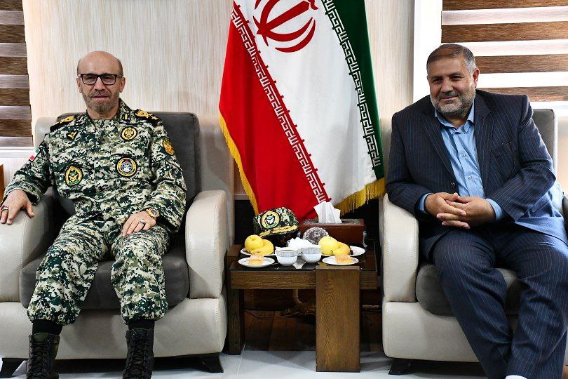 دیدار فرمانده قرارگاه منطقه ای شمالغرب ارتش جمهوری اسلامی با فرماندار شهرستان ماکو