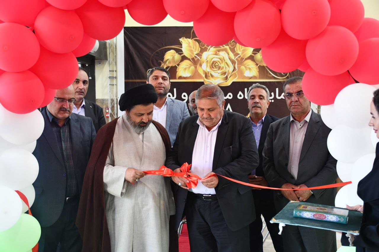 افتتاح نمایشگاه مبلمان و لوستر در شهرستان ماکو