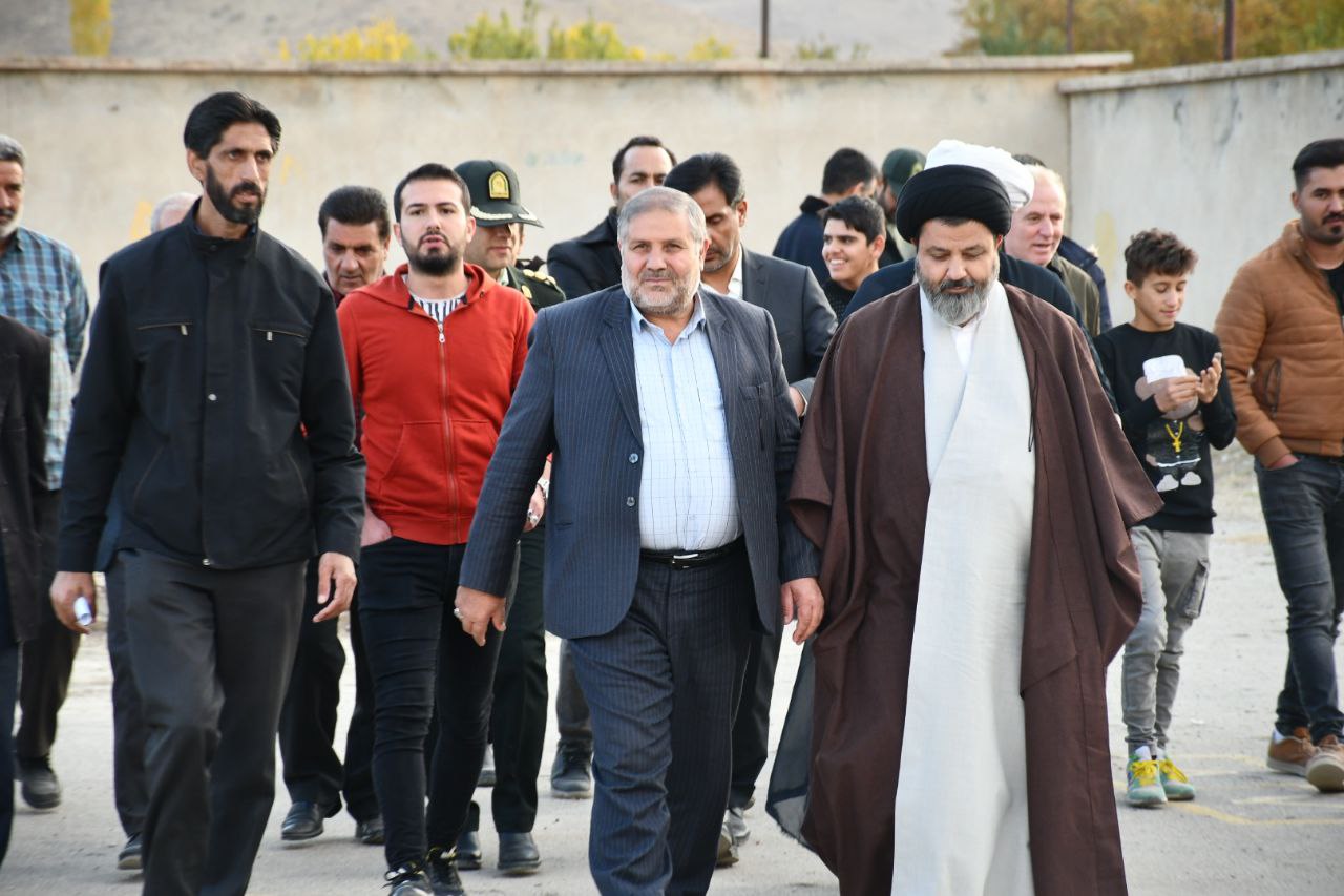 بازدید فرماندار شهرستان ماکو از روستای هندور از توابع بخش مرکزی ماکو جهت بررسی مسائل و مشکلات روستائیان