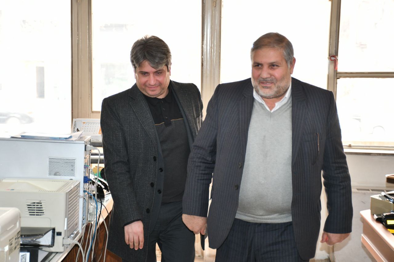 بازدید نادر کاظمی فرماندار شهرستان ماکو از شرکت مخابرات شهرستان و دیدار با ارباب رجوع و کارکنان این مجموعه جهت بررسی مسائل و مشکلات