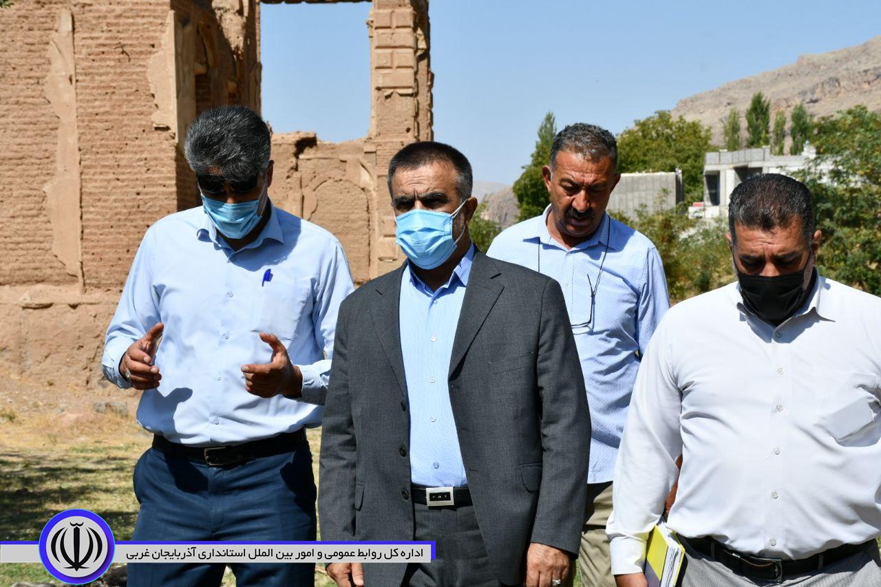 بازدید فرماندار شهرستان ماکو از عمارت عزت الله خان روستای قلعه جوق شهرستان ماکو