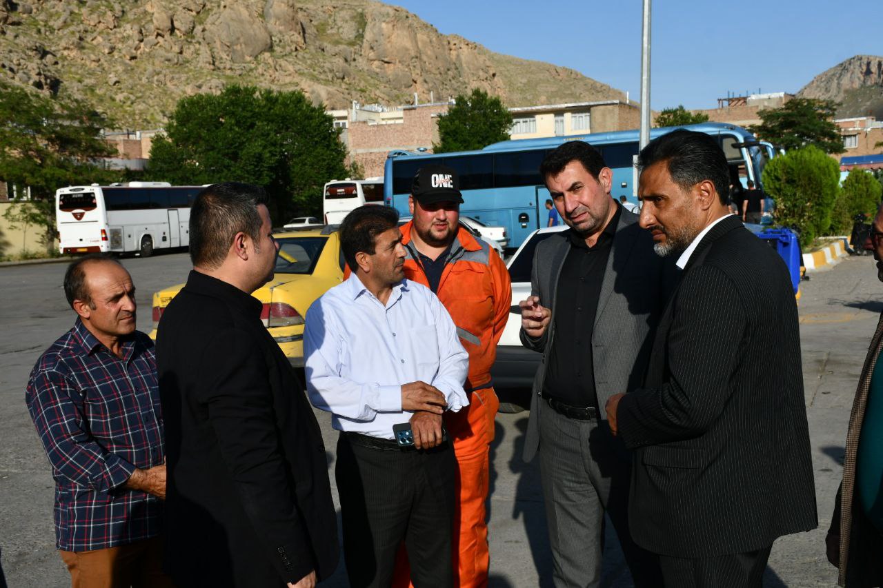 بازدید رامین موحدی فرماندار شهرستان ماکو از ترمینال مسافری شهرداری ماکو جهت بررسی مسائل و مشکلات