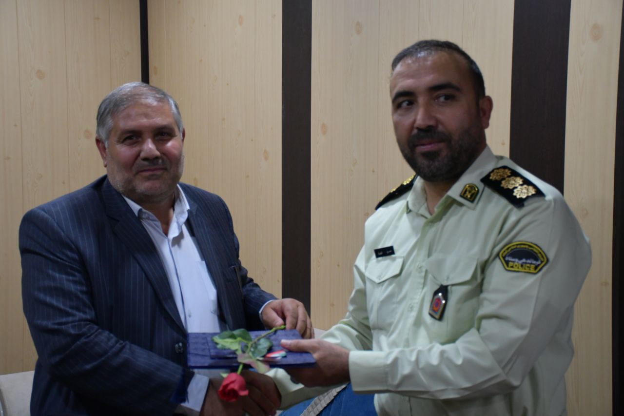 دیدار نادر کاظمی فرماندار شهرستان ماکو به همراه اعضای شورای اداری با جناب سرهنگ شهریار فرمانده نیروی انتظامی شهرستان به مناسبت هفته نیروی انتظامی