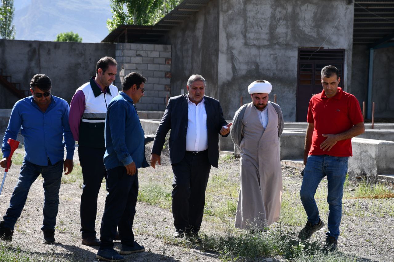 بازدید فرماندار ماکو از دامداری تازه تأسیس 300 رأسی گوسفند پروری آقای قنبر محمدی قزلداغی در روستای قزلداغ عجم