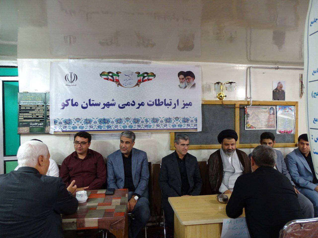 میز خدمت فرمانداری شهرستان ماکو در نماز جمعه شهرستان ماکو جهت رسیدگی به مسائل و مشکلات مردم برگزار گردید