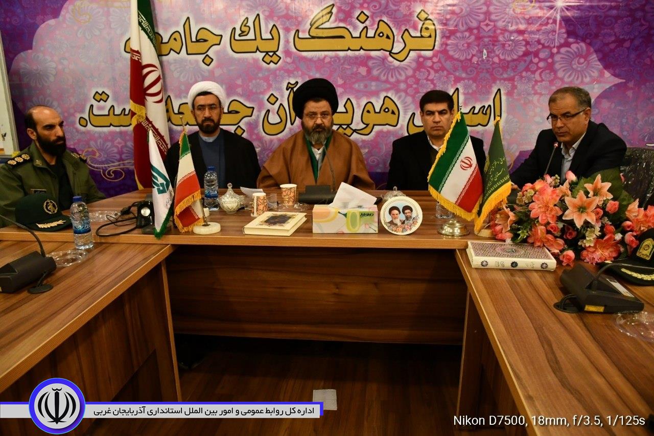 با افزایش کارآمدی و خدمت مجموعه دستگاههای حاکمیتی میتوان گفت که جمهوریت در کنار اسلامیت توانسته به خواسته های مردم در حوزه های مختلف پاسخ مثبت دهد