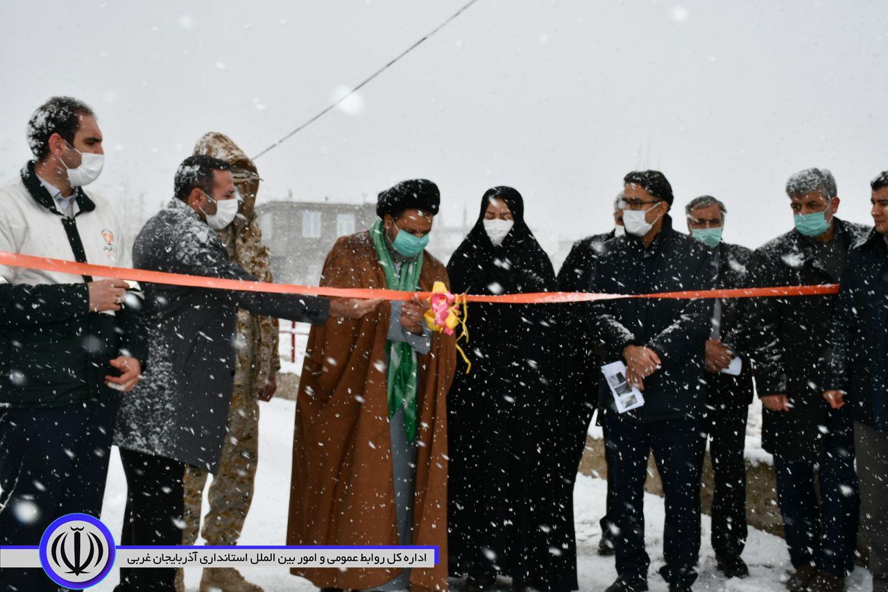 همزمان با دهمین روز از دهه مبارک فجر : 💢 طرح هادی روستای باشکند با حضور امام جمعه ، معاون برنامهریزی و امور عمرانی فرماندار و تعدادی از مسئولین افتتاح شد
