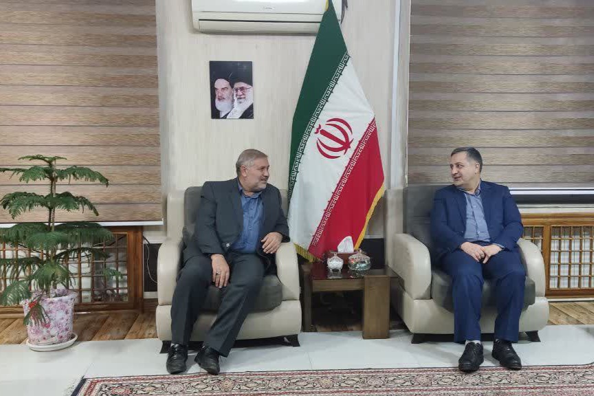 دیدار عزیز سهندی مدیرکل بنیاد مستضعفان استان آذربایجان غربی با نادر کاظمی فرماندار شهرستان ماکو