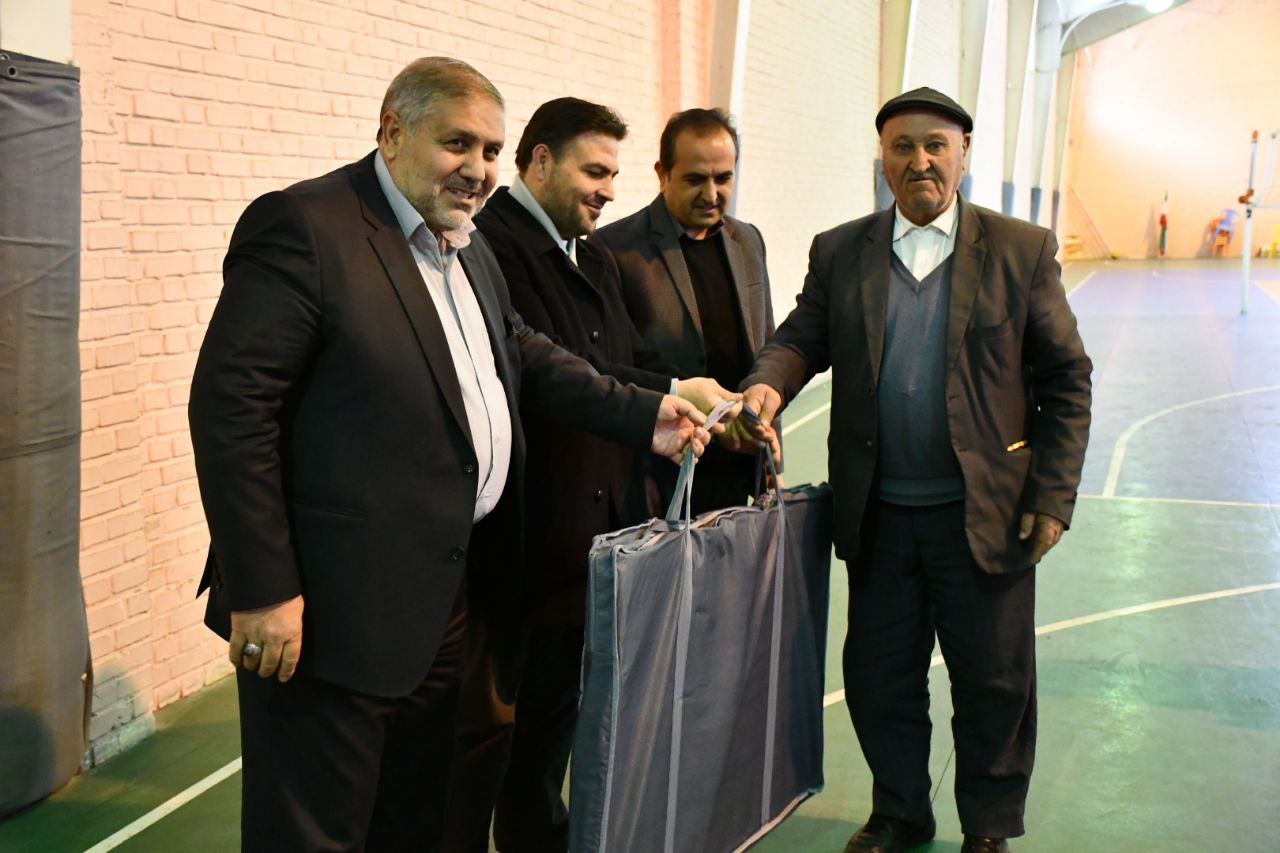30 عدد پنل خورشیدی سیار به عشایر کوچ نشین شهرستان ماکو اهدا گردید