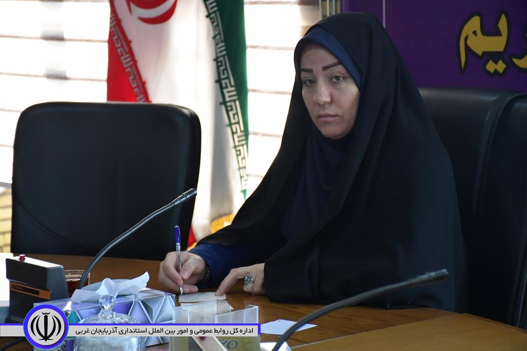 محوری ترین نقش زن در جامعه تحکیم بنیان خانواده است