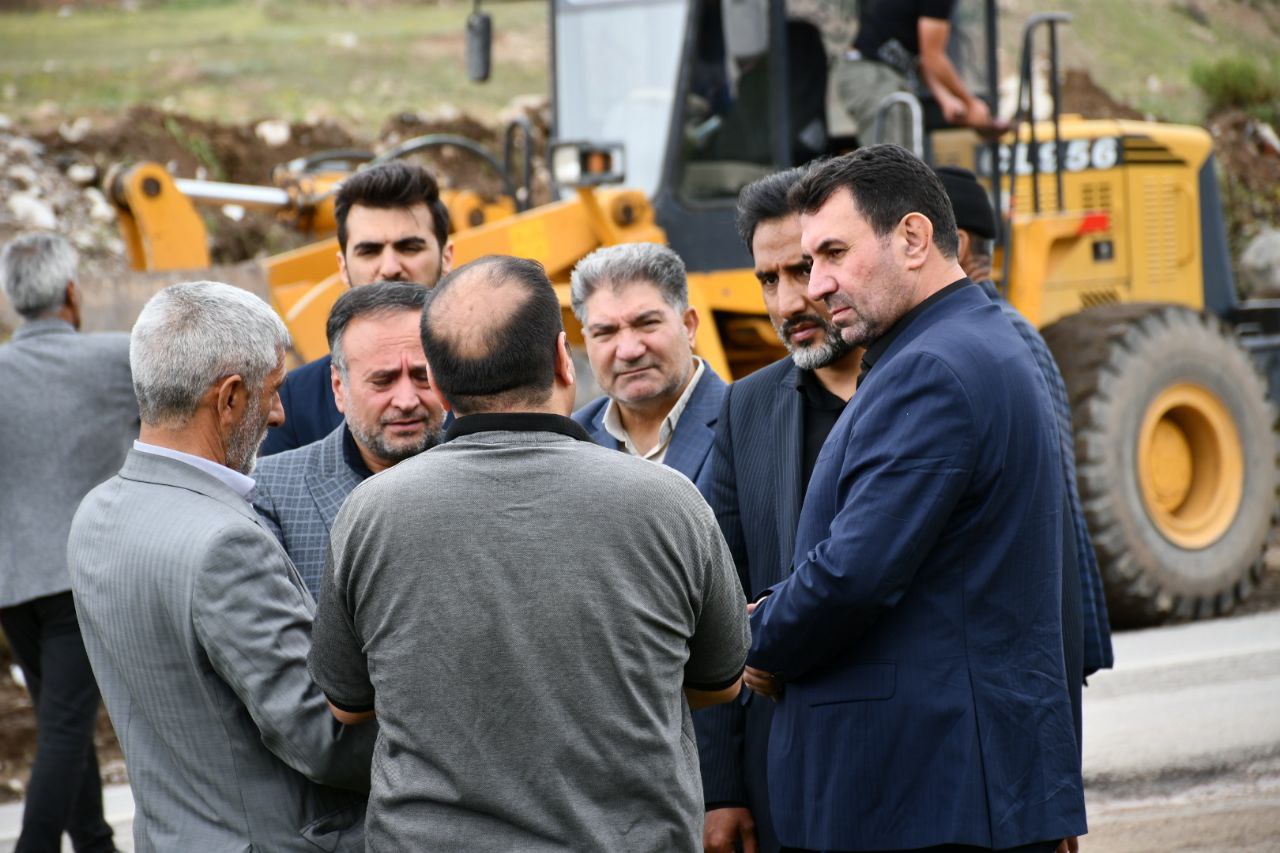 با دستور رامین موحدی فرماندار شهرستان ماکو ایمن سازی جاده ماکو - آواجیق و لایروبی انهار محدوده روستای باشکند آغاز شد