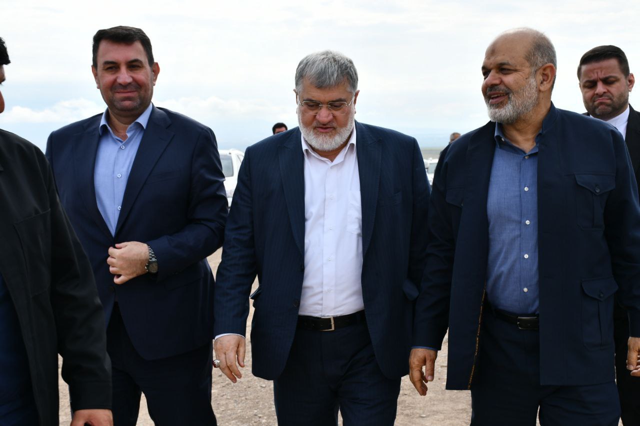 بازدید دکتر احمد وحیدی وزیر کشور به همراه استاندار آذربایجان غربی و هیات همراه از پروژه سرمایه گذاری دشت زیدون منطقه آزاد ماکو