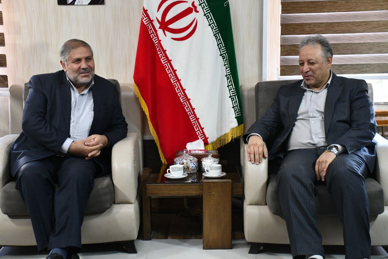 دیدار حمید شایان مهر مدیرکل ثبت اسناد و املاک استان آذربایجان غربی با نادر کاظمی فرماندار شهرستان ماکو