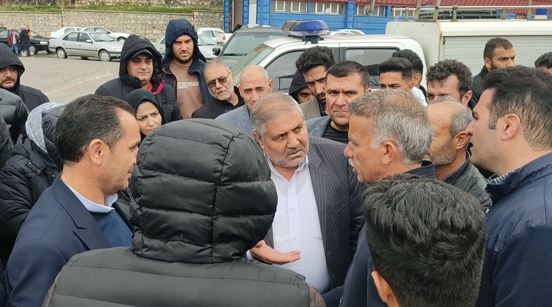 بازدید نادر کاظمی فرماندار شهرستان ماکو به همراه اعضای شورای اسلامی شهر و شهردار بازرگان از پایانه مرزی گمرک بازرگان جهت بررسی نحوه ورود و خروج مسافران نوروزی از گمرک