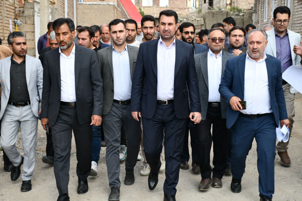 بازدید رامین موحدی فرماندار شهرستان ماکو از روستای کشمش تپه از توابع بخش مرکزی جهت بررسی مسائل و مشکلات روستا