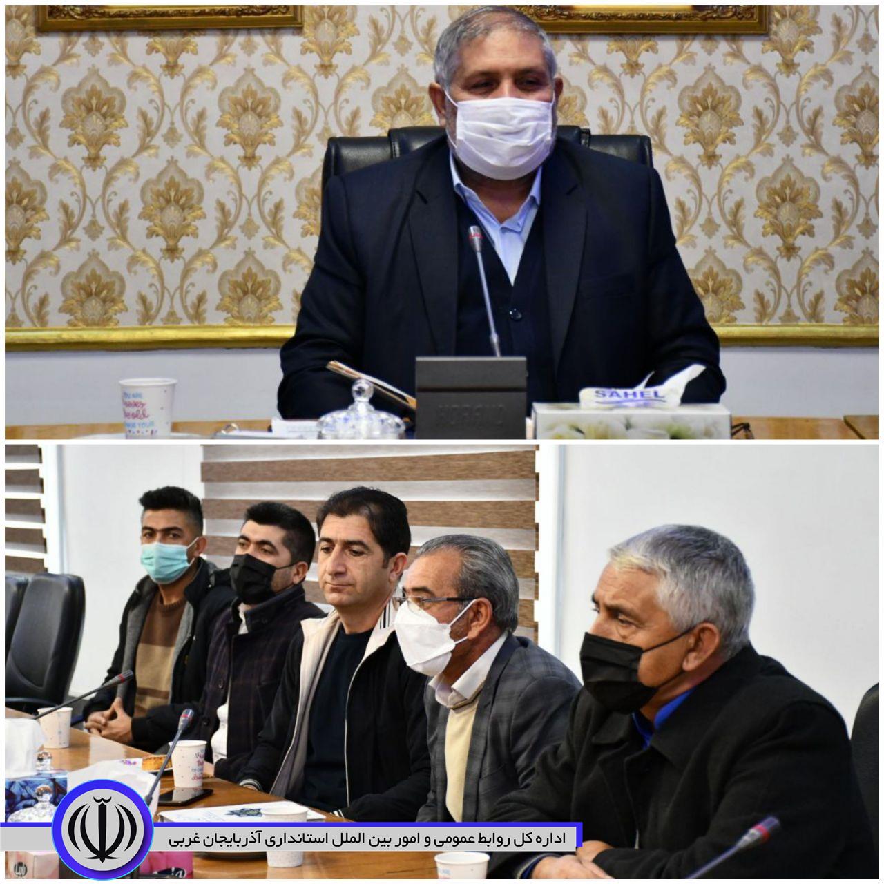 دیدار اعضای شورای اسلامی بخش بازرگان با نادر کاظمی فرماندار جدید شهرستان ماکو