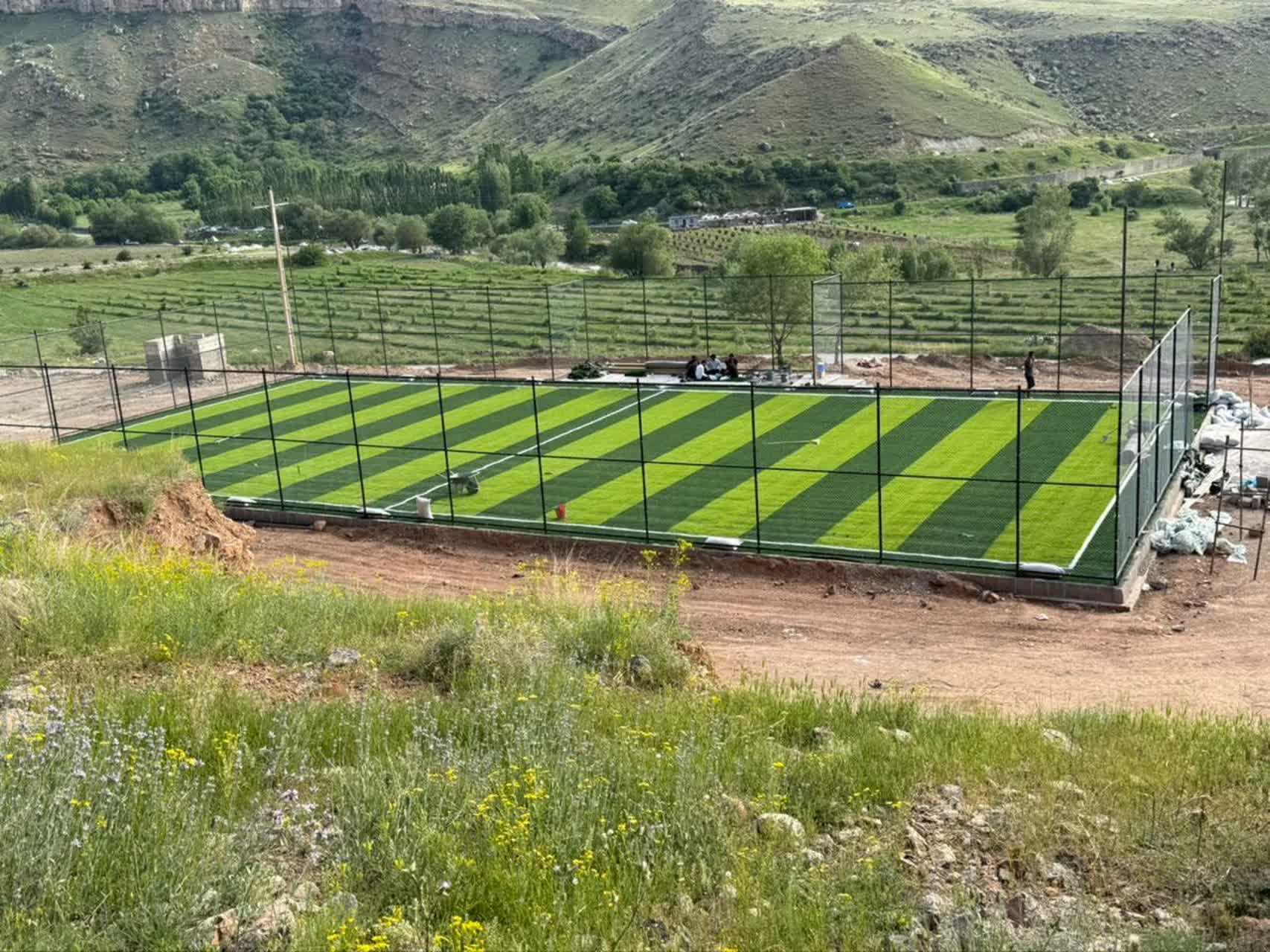 گام های نهایی برای بهره برداری زمین چمن قلعه‌جوق