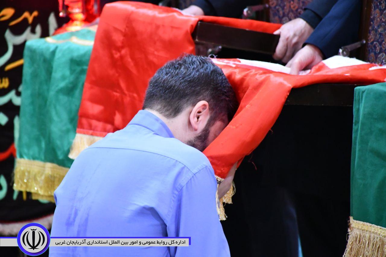 حضور خادمان مسجد مقدس جمکران و حاملان پرچمهای متبرک اعتاب مقدسه در ماکو