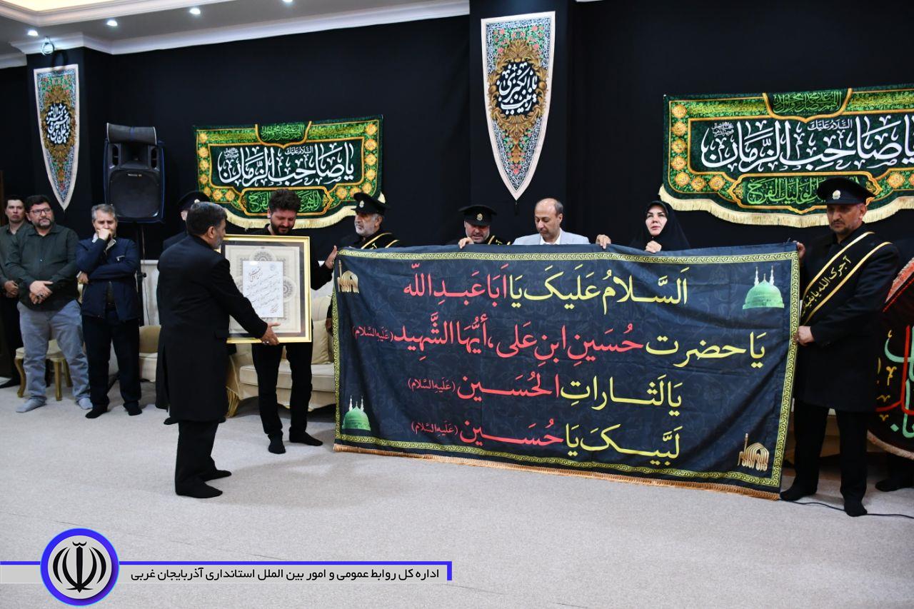 حضور خادمان مسجد مقدس جمکران و حاملان پرچمهای متبرک اعتاب مقدسه در ماکو