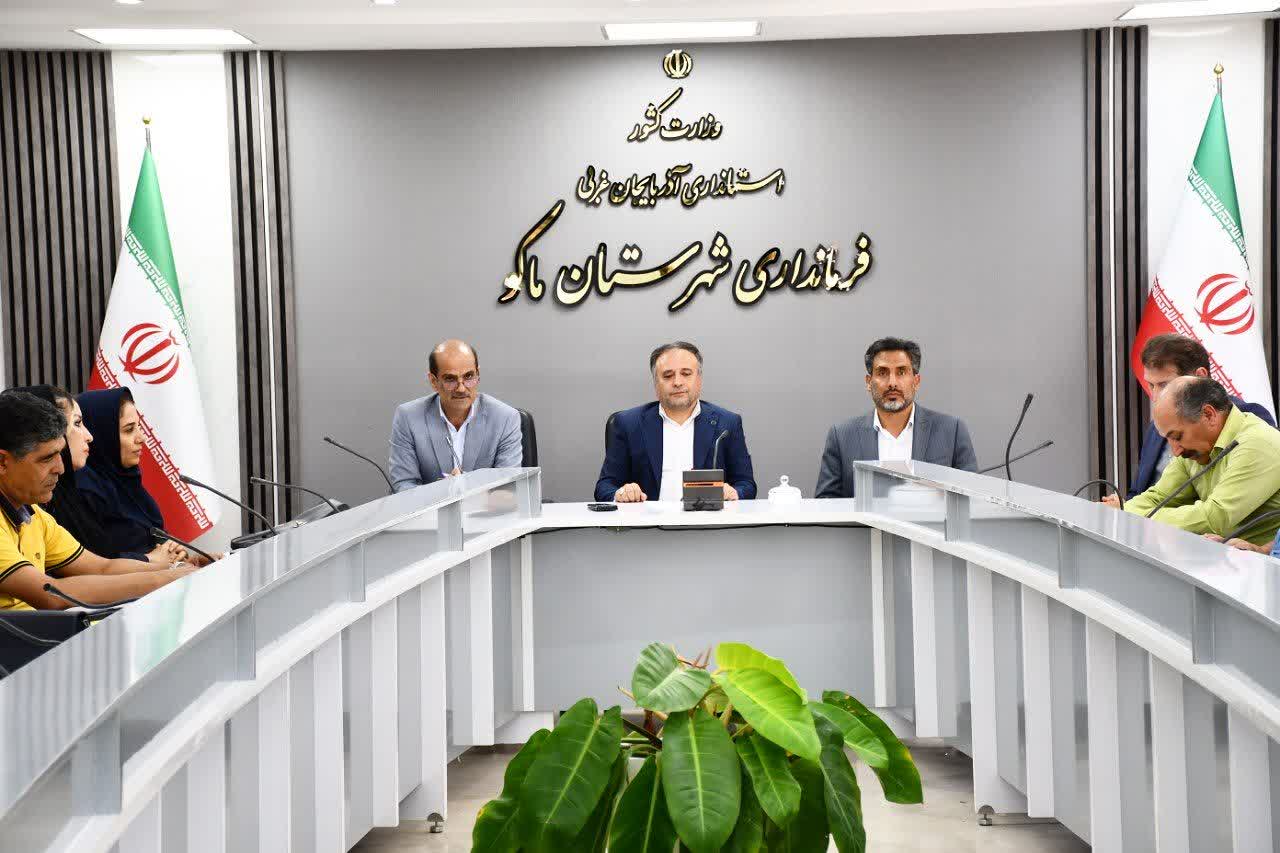 💢نشست صمیمی فرماندار ماکو با اصحاب فرهنگ، هنر و رسانه در هفته دولت