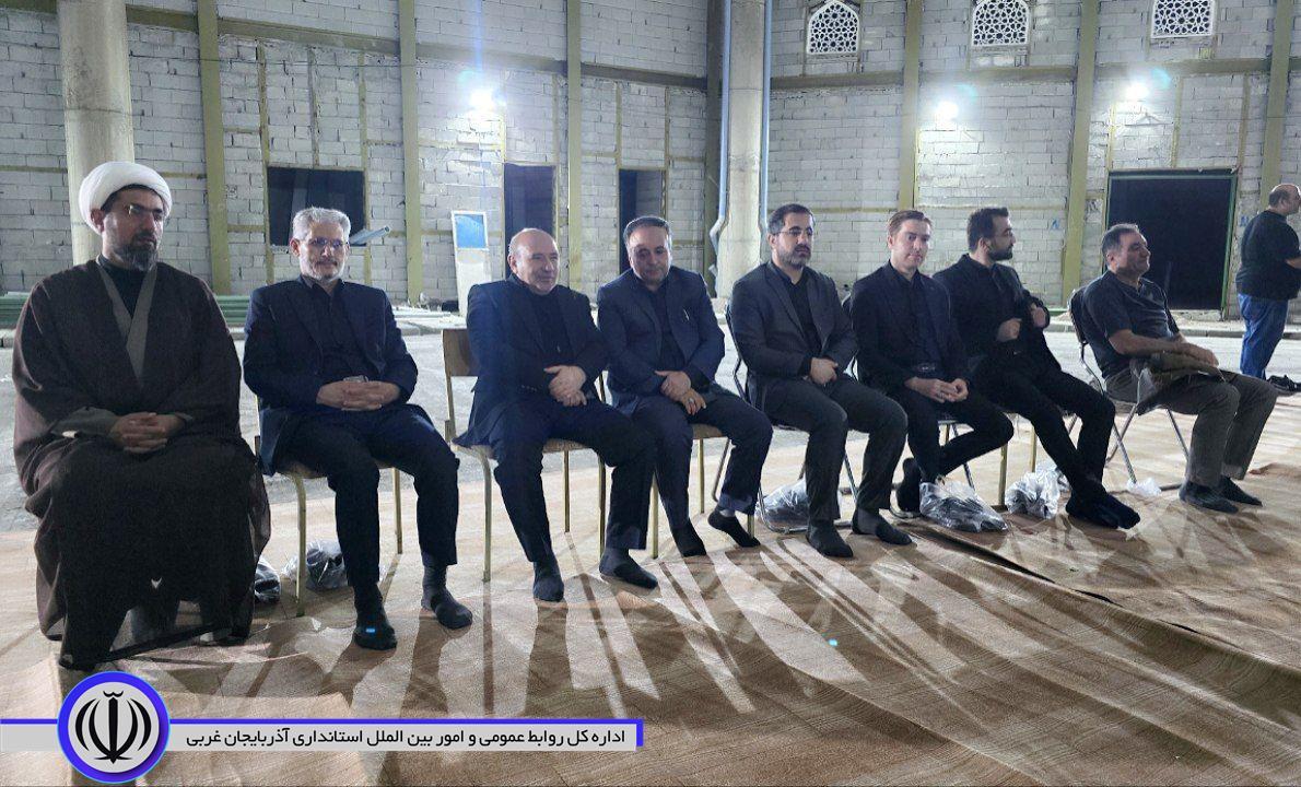 پیام عاشورا در دلهای مردم زنده است/ حضور سرپرست فرمانداری ماکو در آیین عزاداری هیئت رزمندگان اسلام