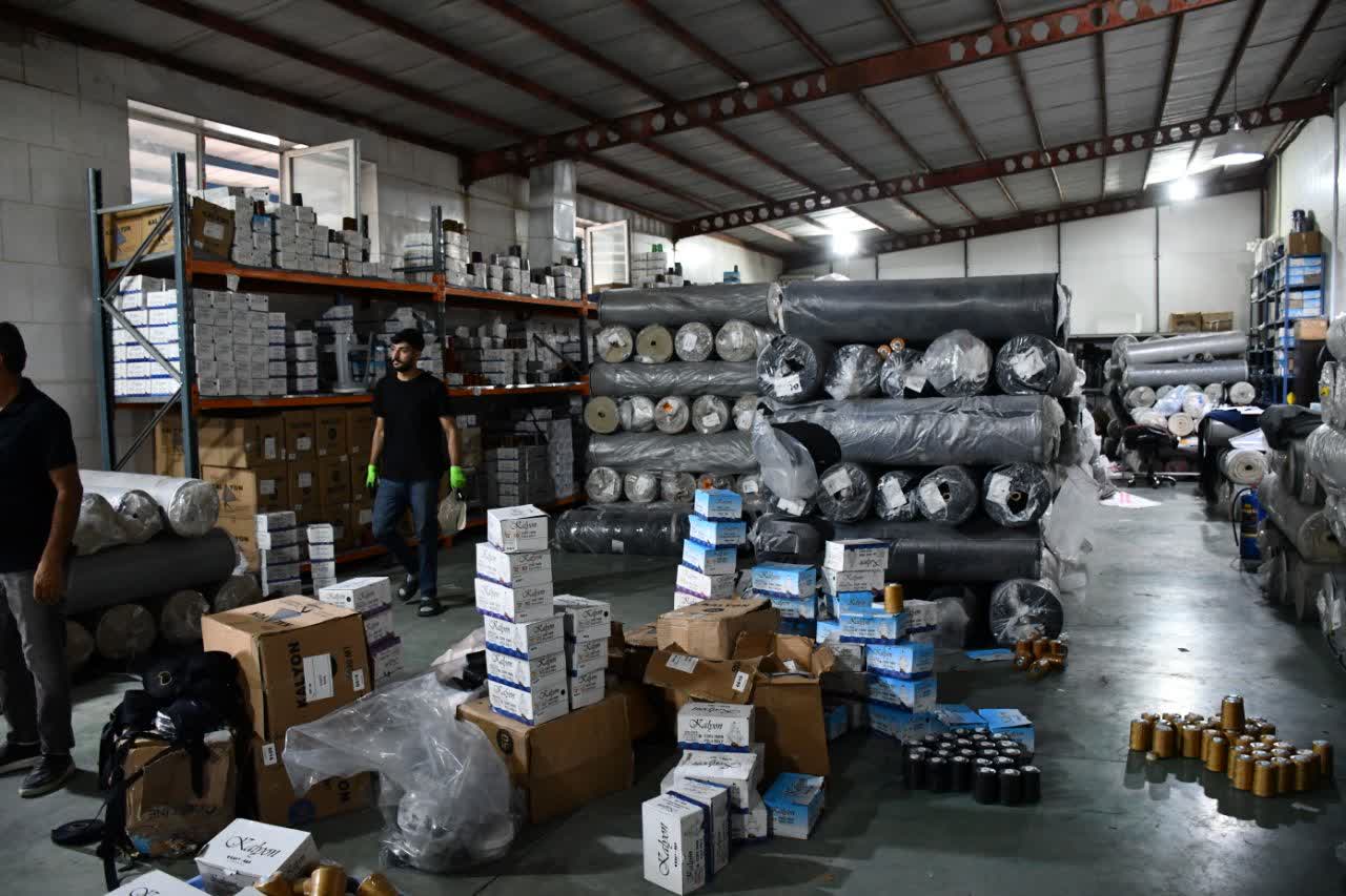 بازدید سرپرست فرمانداری ماکو از کارخانه پوشاک برسام پس از وقوع حریق در بخش انباری