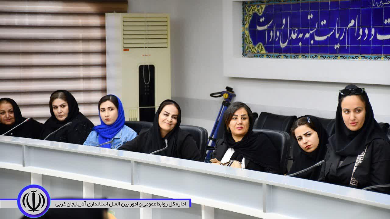 لزوم اجرایی شدن طرحهای حمایت از زنان خانهدار و کارآفرین در ماکو