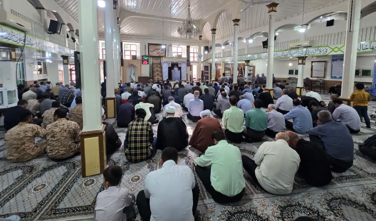 💢اقامه نماز عبادی ـ سیاسی جمعه در ماکو با حضور مسئولان و مردم مومن متدین شهرستان