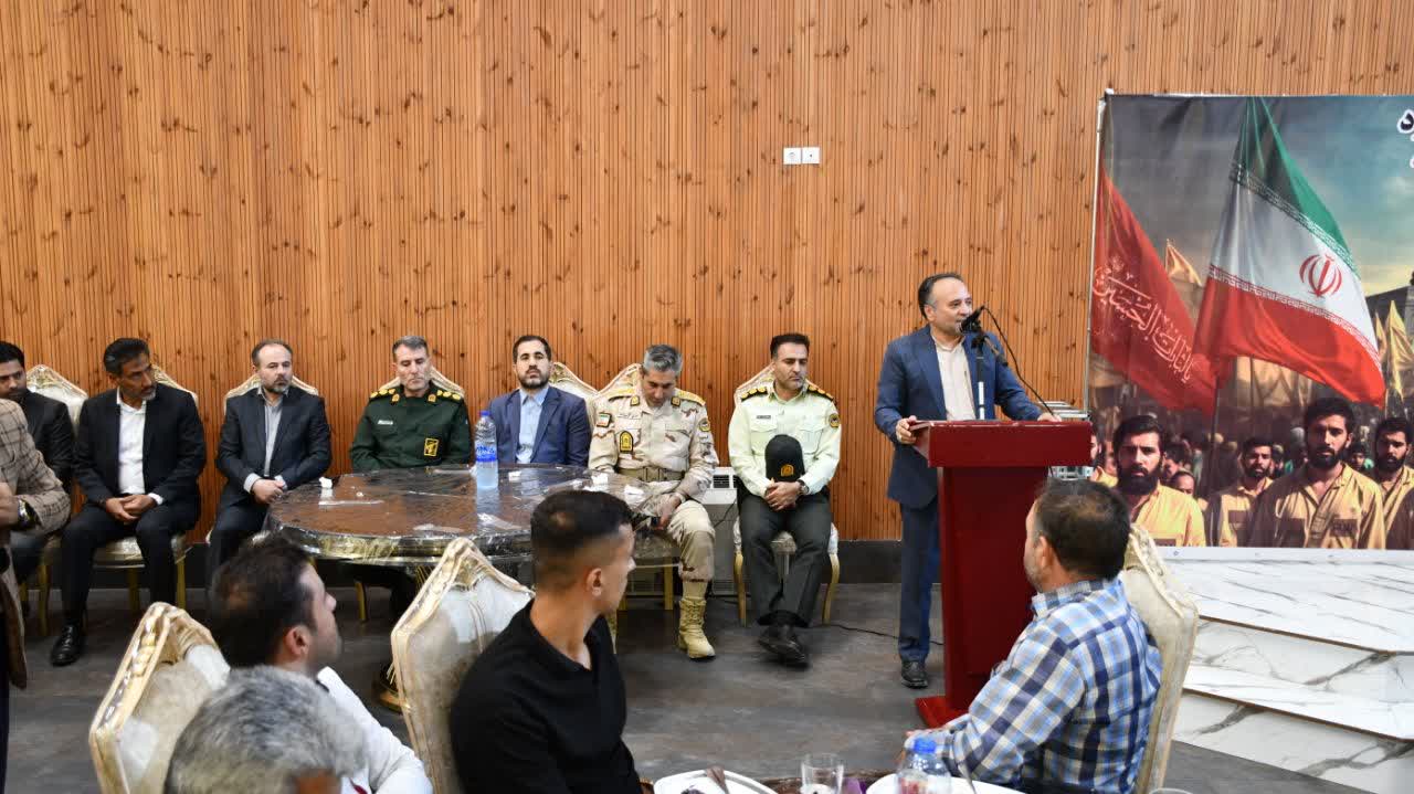 مراسم تجلیل از آزادگان سرافراز شهرستان ماکو با حضور سرپرست فرماندار شهرستان ماکو و اعضای شورای تامین برگزار شد.