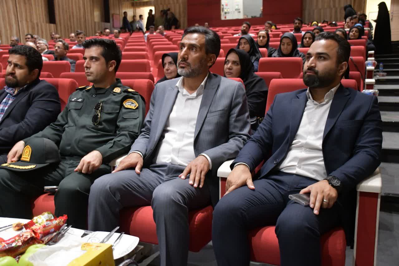 💢نشست صمیمی فرماندار ماکو با اصحاب فرهنگ، هنر و رسانه در هفته دولت