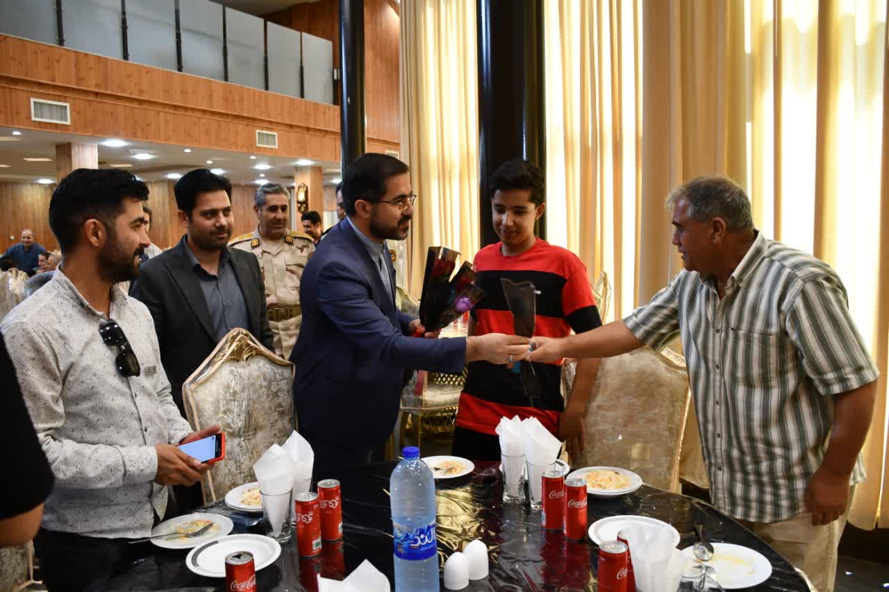 مراسم تجلیل از آزادگان سرافراز شهرستان ماکو با حضور سرپرست فرماندار شهرستان ماکو و اعضای شورای تامین برگزار شد.