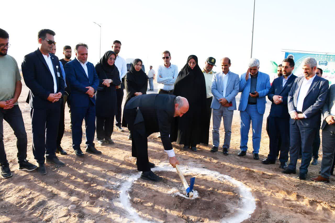 همزمان با هفته دولت؛ کلنگزنی احداث شهرک انرژی خورشیدی 1500 مگاواتی در ماکو