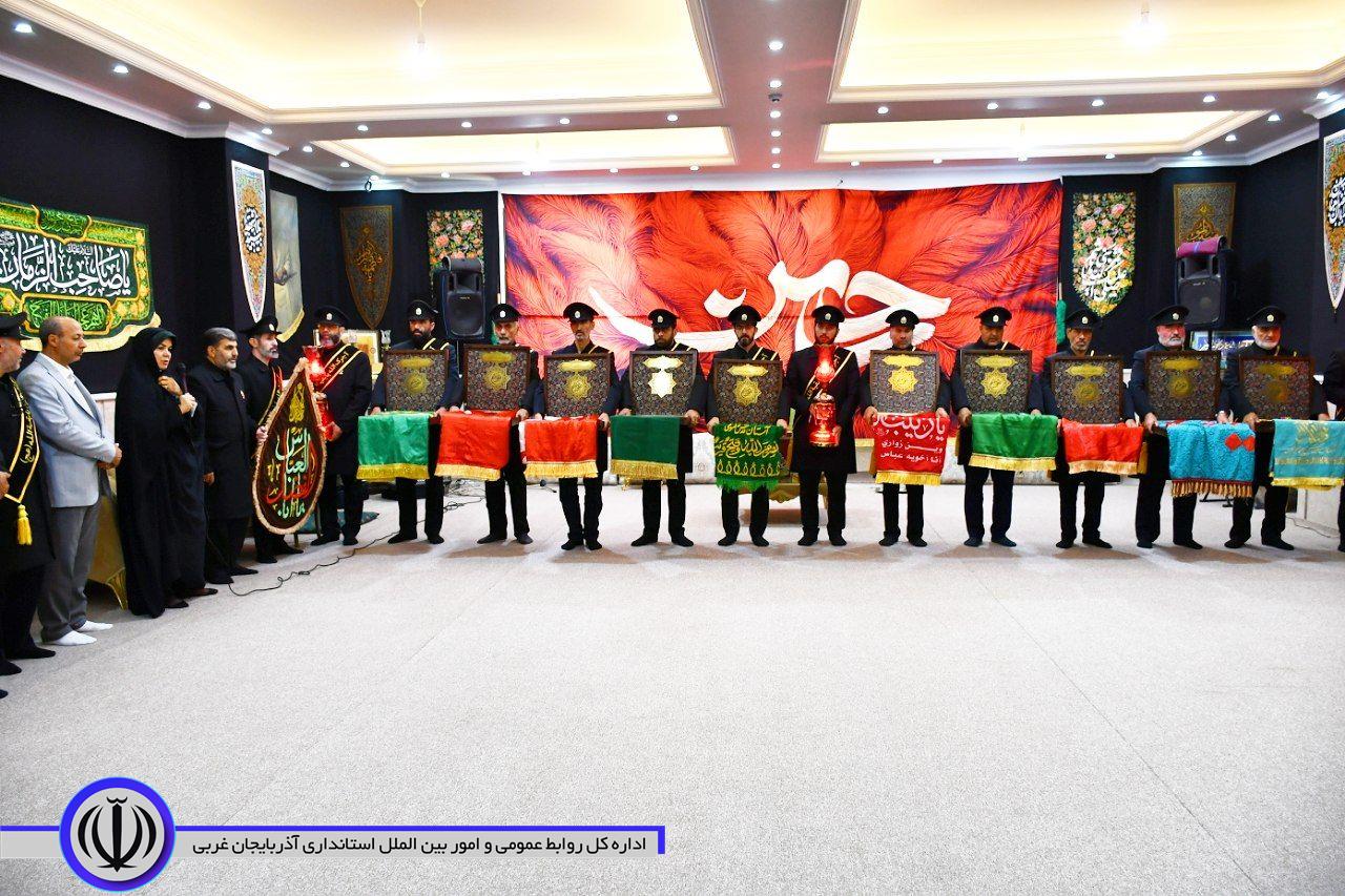 حضور خادمان مسجد مقدس جمکران و حاملان پرچمهای متبرک اعتاب مقدسه در ماکو